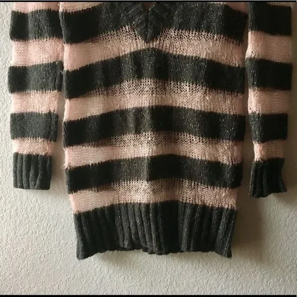 Sweater - Picture 4 of 5